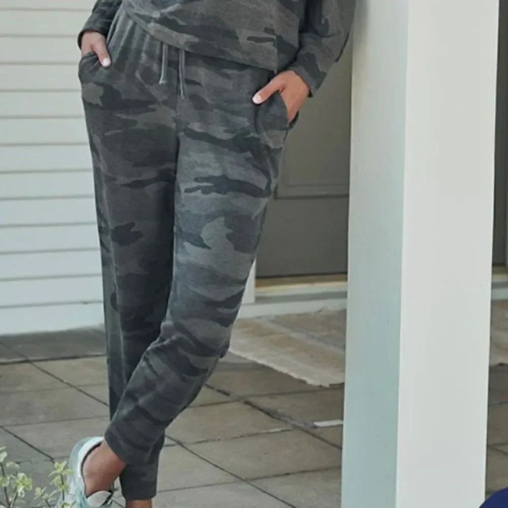 Splendid Supersoft Camo Jogger